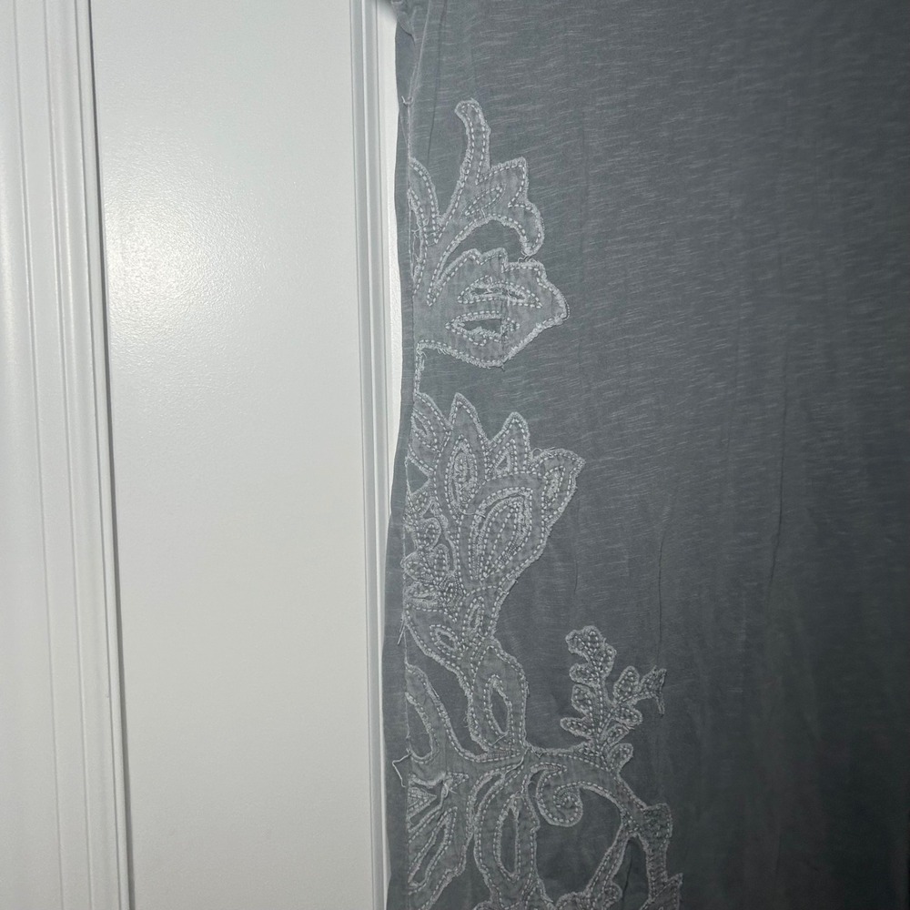 Life is Good Gray Embroidered Floral V-Neck T-Shirt Dress Medium comfy boho - Picture 3 of 6